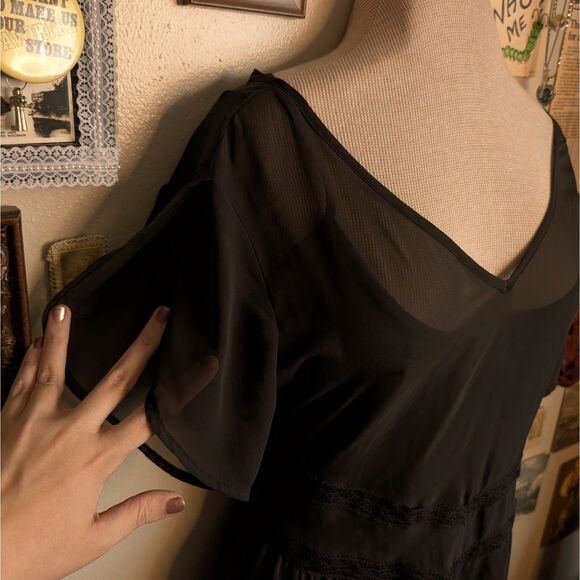 Chiffon V-Neck Mini Dress Women's Medium Black Mesh Short Sleeve Lace Trim - Picture 4 of 6